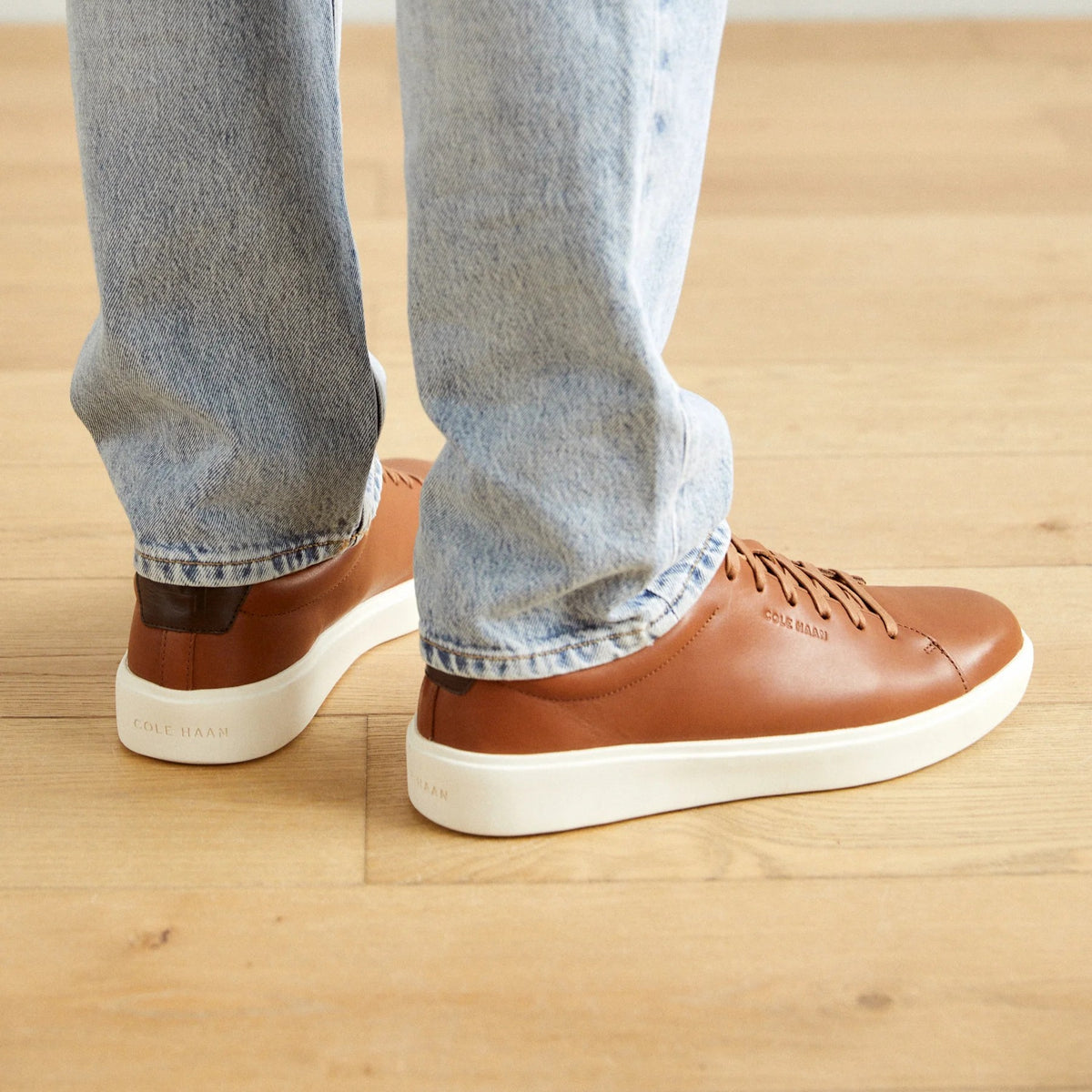 Cole Haan Grand Crosscourt Traveler Sneaker – C36657 – British Tan / Dark Chocolate / Egret