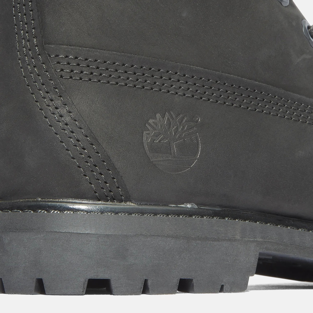 Timberland 6-Inch Premium Boot Women’s Lace-Up – 8658A ..WITH OUT BOX.