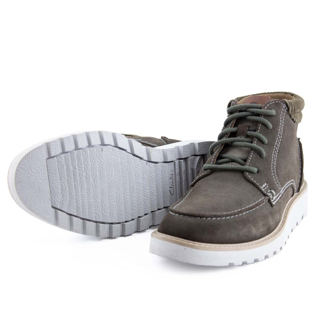 Clarks Barnes Mid Oxford Boot – 261673137 – Cola Suede / Dark Brown
