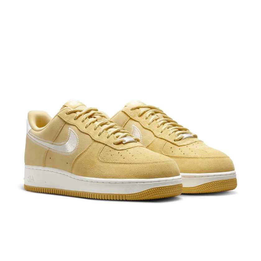 Nike Air Force 1 ’07 LV8 Men’s Casual Sneaker – HJ4465-700 – Buff Gold/White