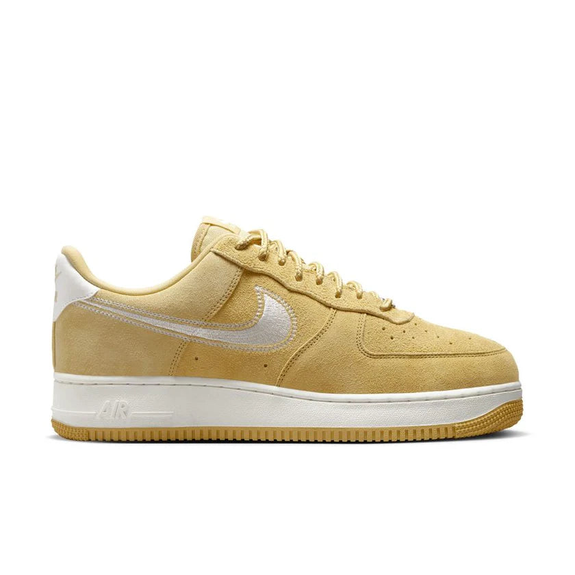 Nike Air Force 1 ’07 LV8 Men’s Casual Sneaker – HJ4465-700 – Buff Gold/White