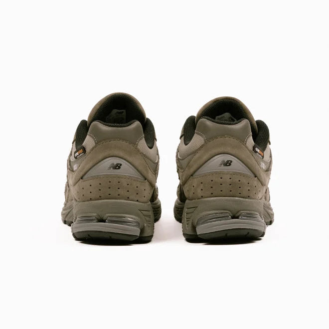 New Balance 2002R Cordura Pack Men’s Casual Sneaker – M2002RPK – Olive
