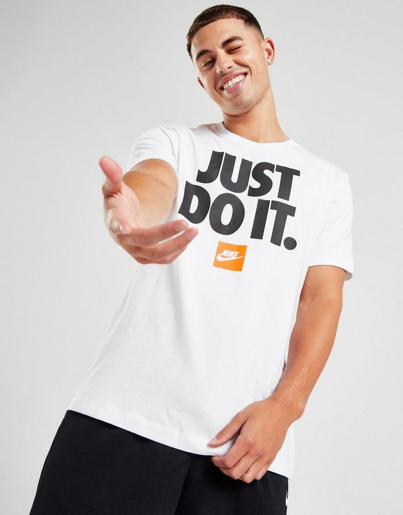 Nike Sportswear Men's T-Shirt – DZ2989-100 – White