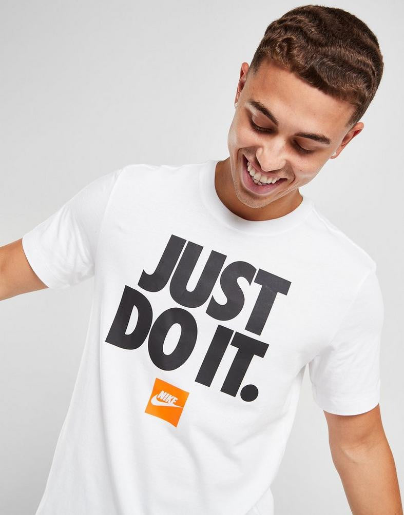 Nike Sportswear Men's T-Shirt – DZ2989-100 – White