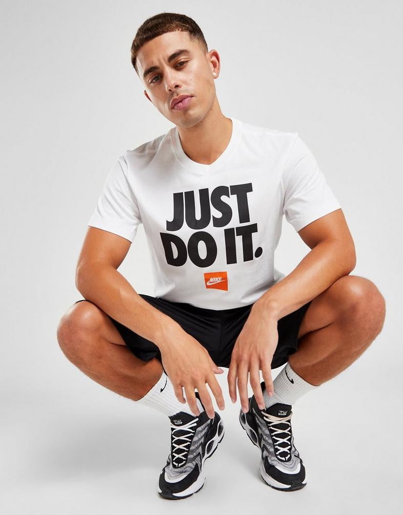 Nike Sportswear Men's T-Shirt – DZ2989-100 – White